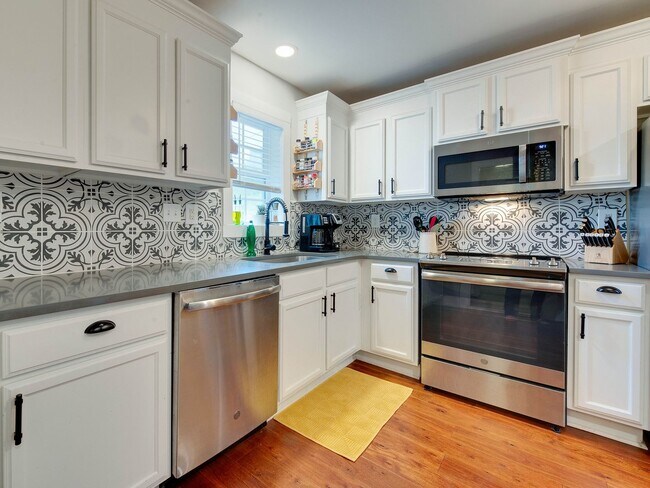 Building Photo - Updated and well appointed home in the his...