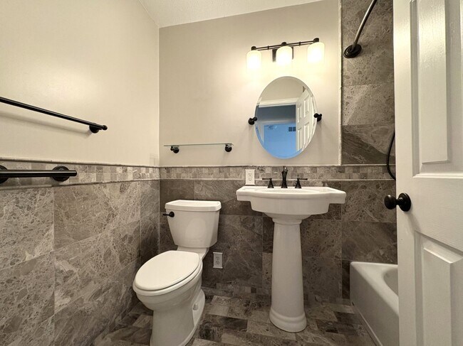 Building Photo - Beautiful 2 Bedroom Ormond Beach Home!