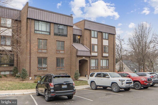 Building Photo - 124 Roberts Ln