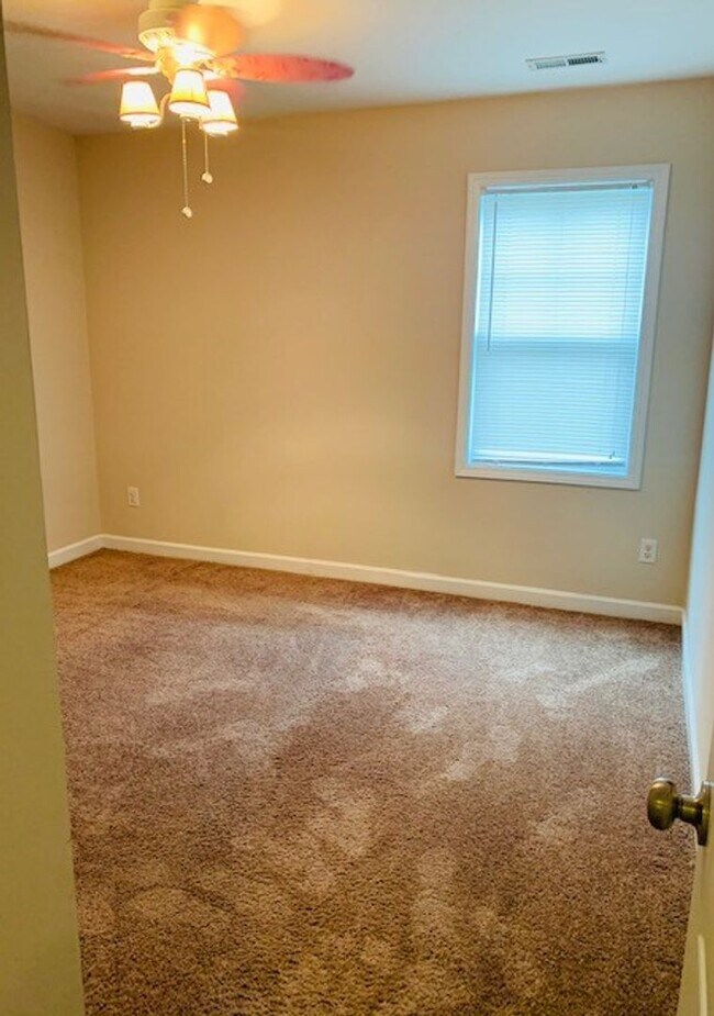 Building Photo - 3 Bedroom in The Landing @ Everetts Creek