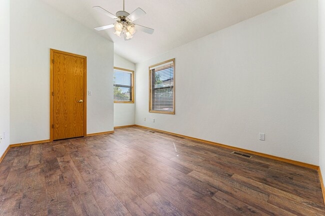 Building Photo - Spacious Home with Central AC and Gas Fire...