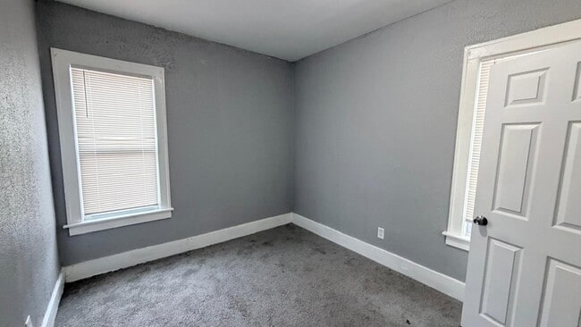 Building Photo - 4667 Beniteau St