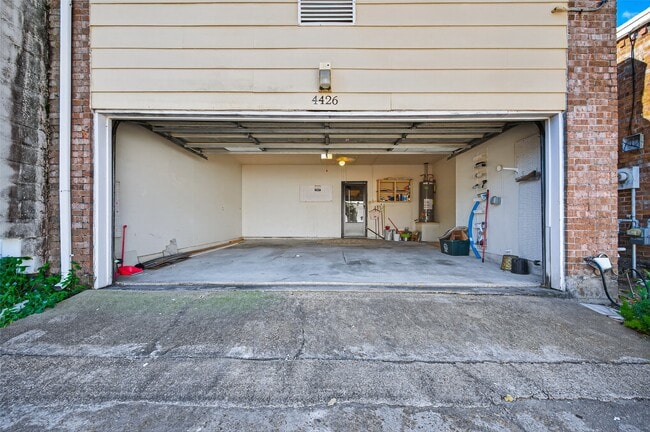 Building Photo - 4426 Basswood Ln