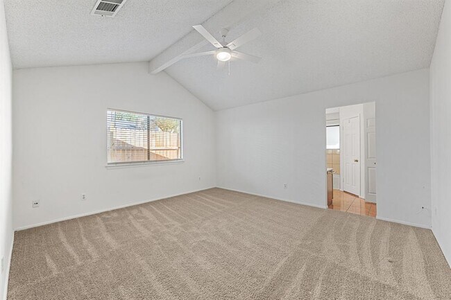 Building Photo - 2923 Norfolk Dr