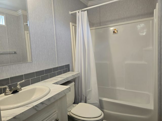 Building Photo - 2166 Greenbrier Village Loop