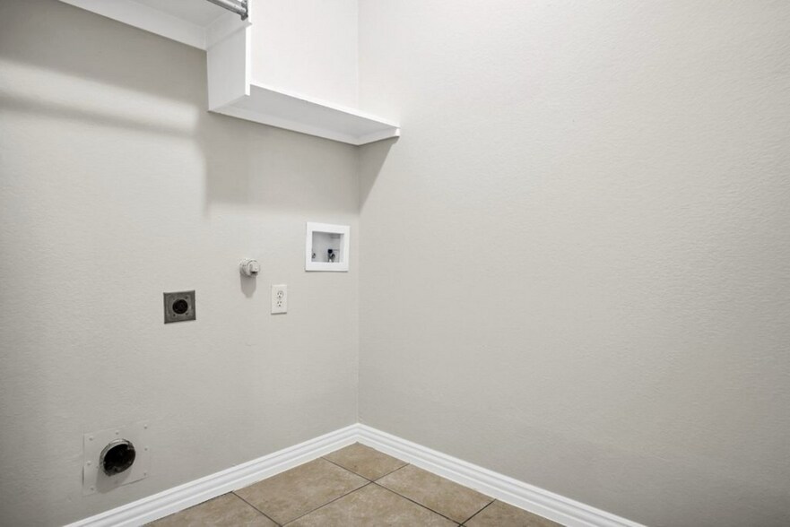 Building Photo - 11036 Coralberry Dr