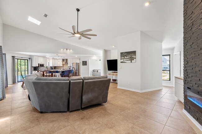 Building Photo - 1151 Ceylon Ct