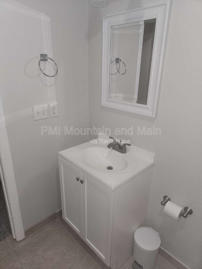 Building Photo - 52 Kirby Rd