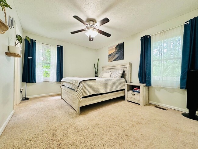 Building Photo - Beautiful 3 Bed, 2 Bath Home by Nature Preserve