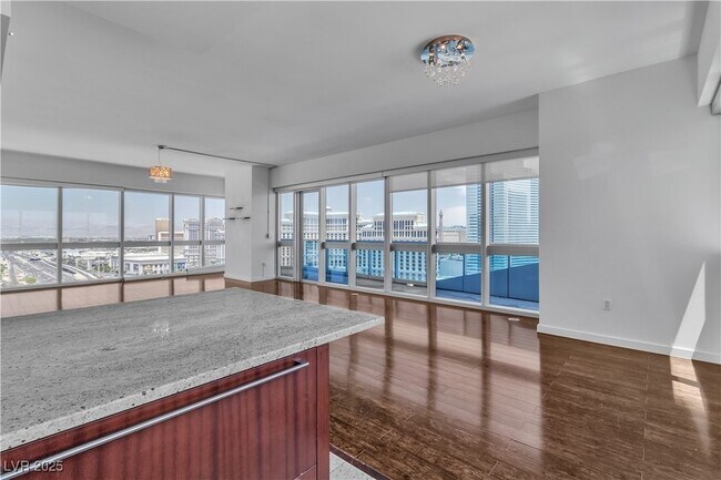 Building Photo - 4471 Dean Martin Dr