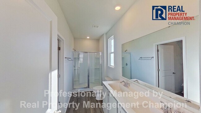 Building Photo - Beautiful 3 BD/2 BA Home in Riverside