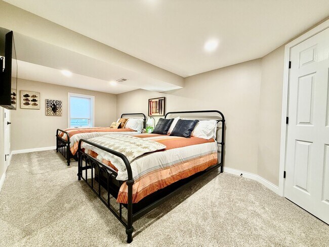 Building Photo - Brand new remodeled home in Monroe!
