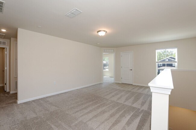 Building Photo - Move In Ready Three Bedroom Home!