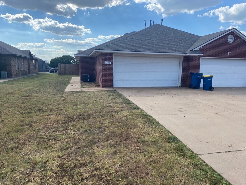 Primary Photo - 1316 N Dryden Ct
