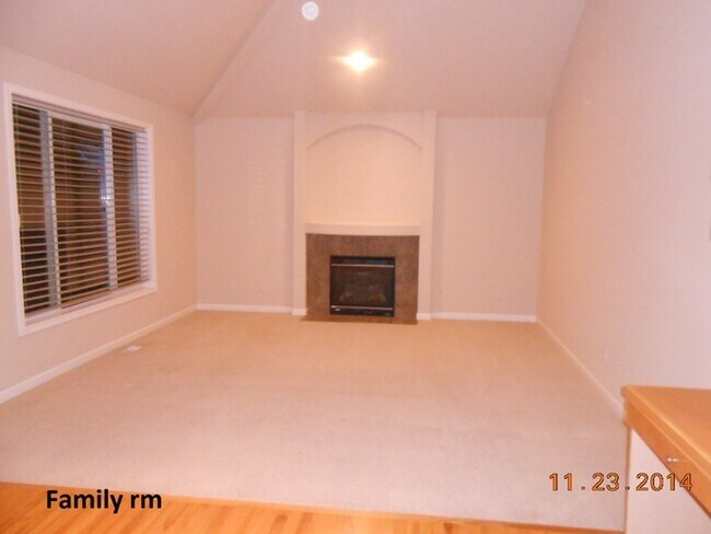 Building Photo - Beautiful 4 Bed 3 Bath with Bonus Room Home in Convenient Location in Lynnwood.