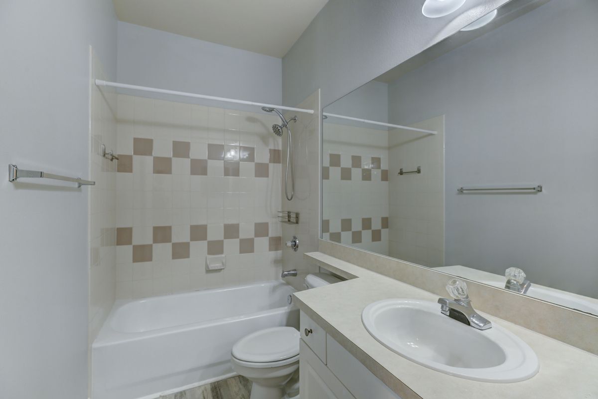 Building Photo - 7686 Plantation Cir