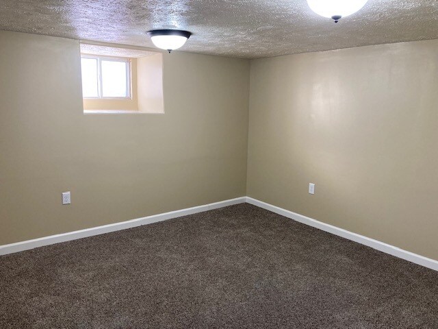 Building Photo - 411 N Shady Bend Rd