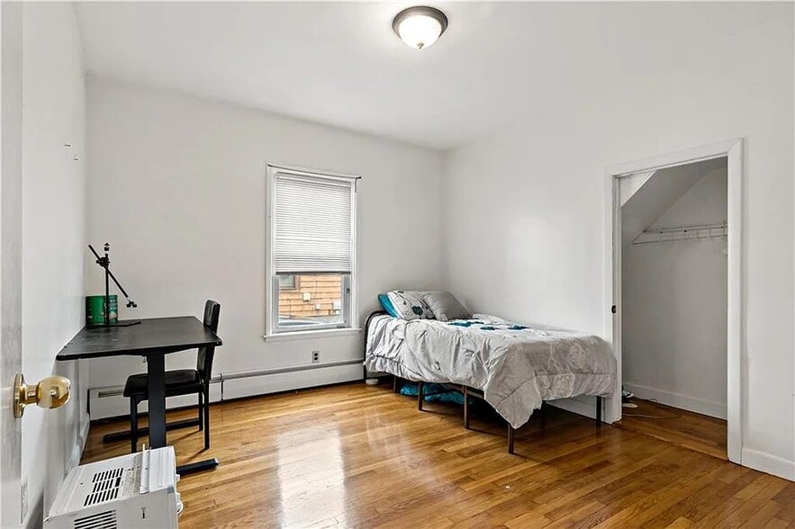 Bedroom 3 - 102 Francis Ave