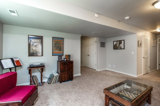 Building Photo - 7256 Red Cardinal Loop