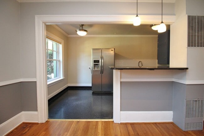 Building Photo - 507 NW 22nd Ave