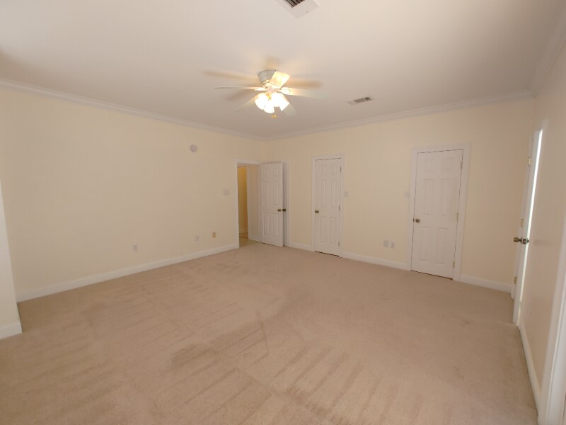 Building Photo - 118 Lakeview Dr