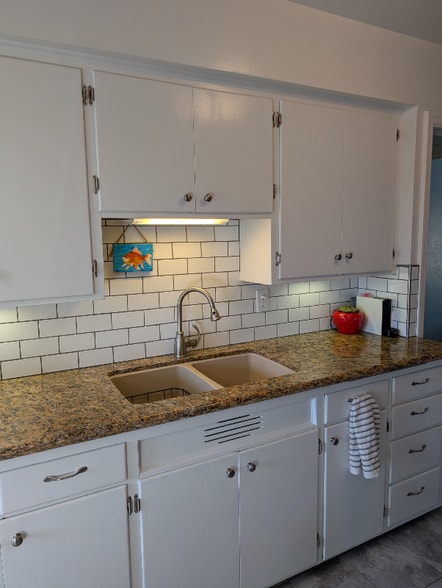 Building Photo - 4914 N Cedar St