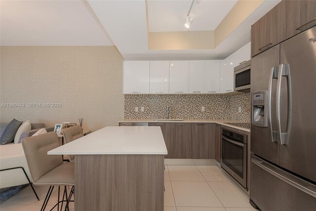 Building Photo - 5300 Paseo Blvd