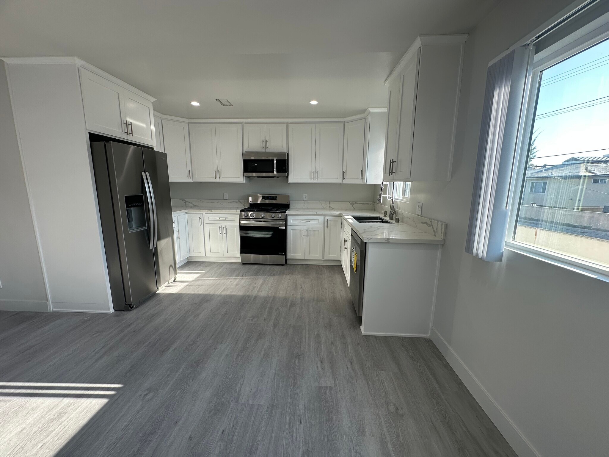 Building Photo - 1477 S Sherbourne Dr