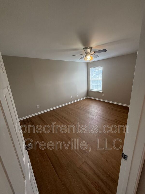 Building Photo - 151 Bellweather Dr