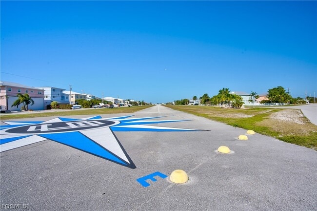 Building Photo - 280 Airport Dr S