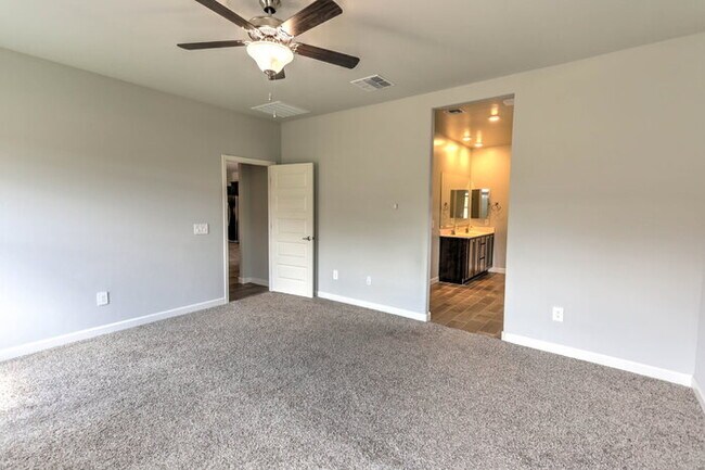 Building Photo - Santa Cruz Meadows