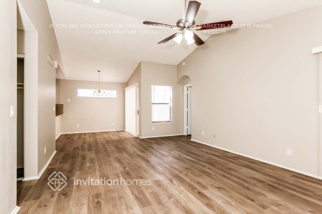 Building Photo - 8724 W Indianola Ave