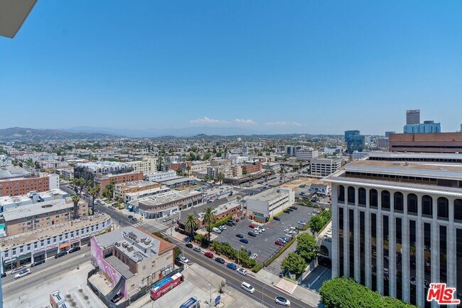 Building Photo - 3785 Wilshire Blvd