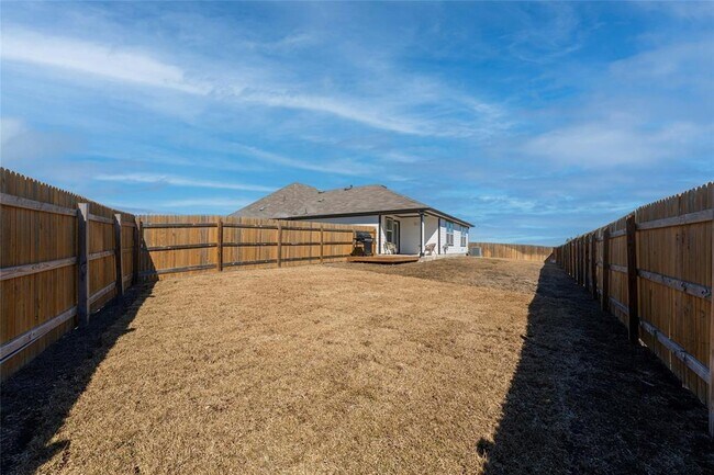 Building Photo - 241 Sweetwater Crk Ln