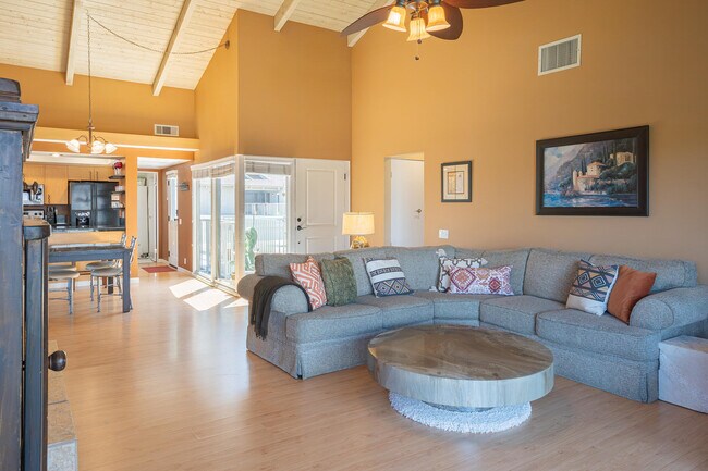 Building Photo - 46631 Arapahoe Ln