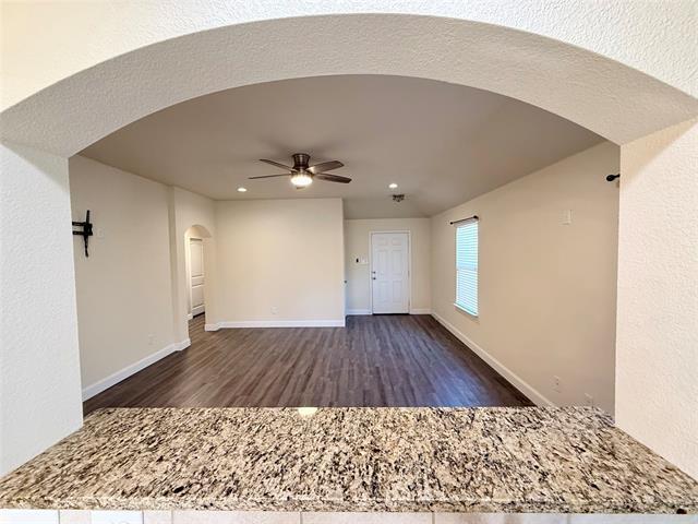 Building Photo - 1052 Decker Dr