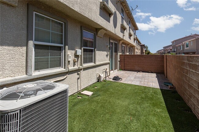 Building Photo - 6255 W Arby Ave