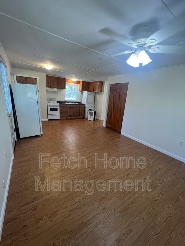 Building Photo - 1272 Park Rd