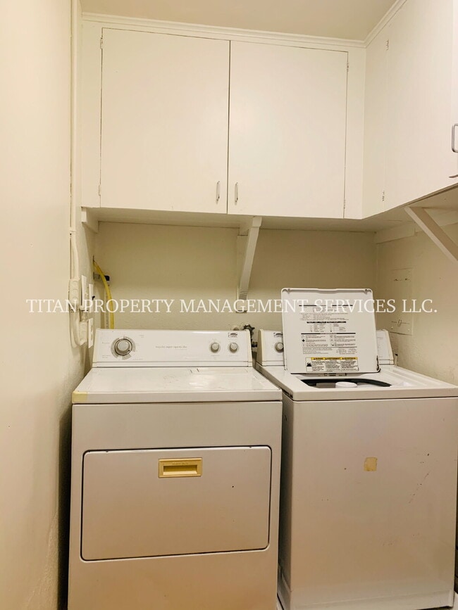 Building Photo - Beautiful 3BR/2BA Home in NE Portland | 1,600 Sq Ft | Private Fenced Yard | W/D Included
