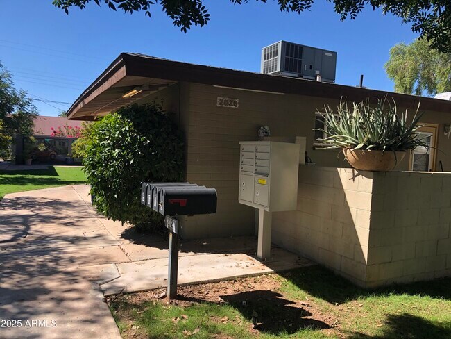 Building Photo - 2020 S Granada Dr