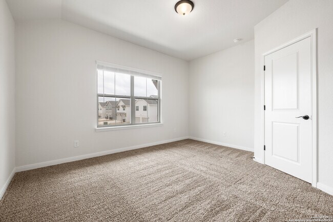 Building Photo - 2307 Lynwood Bnd