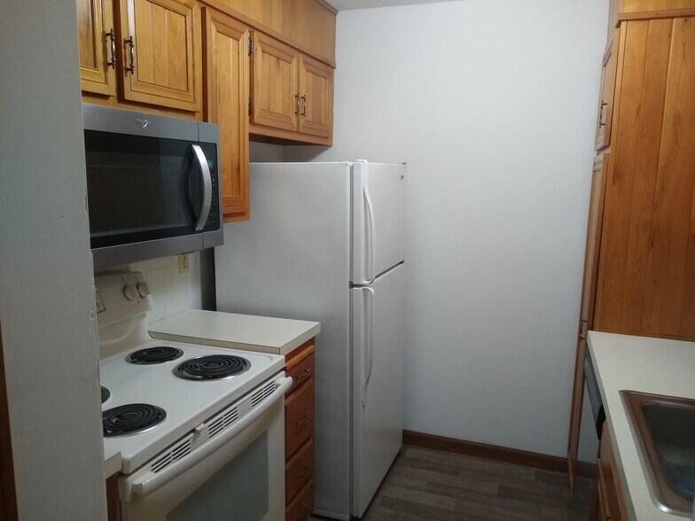 Kitchen - 110 Old Bridge Ln