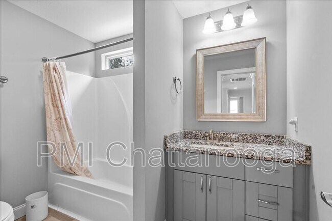 Building Photo - 8229 Pierpoint Dr