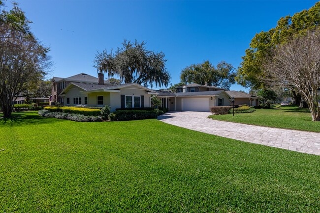 Building Photo - 6 month lease- AVAIL IN AUGUST- Immaculate...