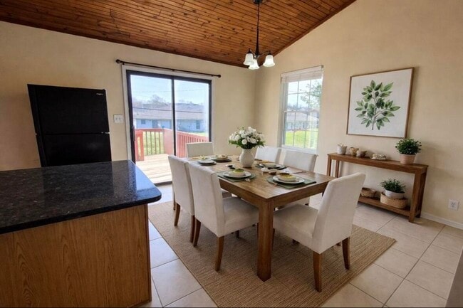 Building Photo - 1400 Hartland Woods Way