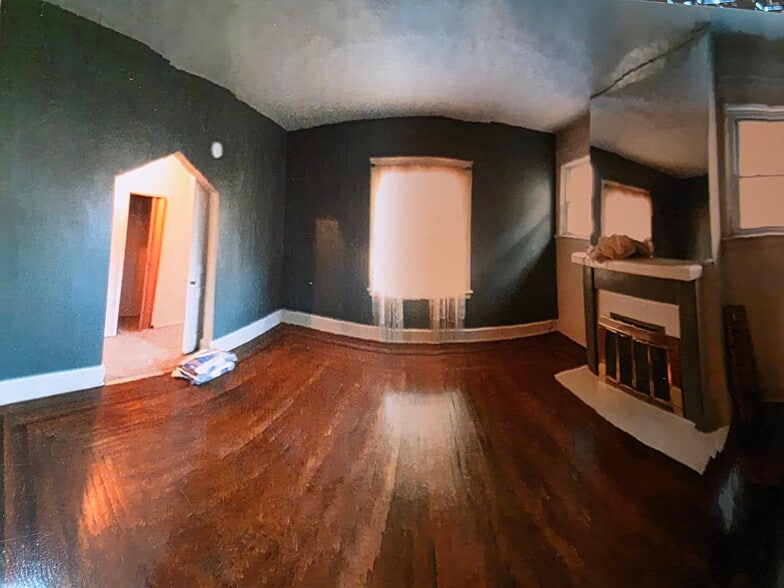 Building Photo - 735 E Mitchell Ave