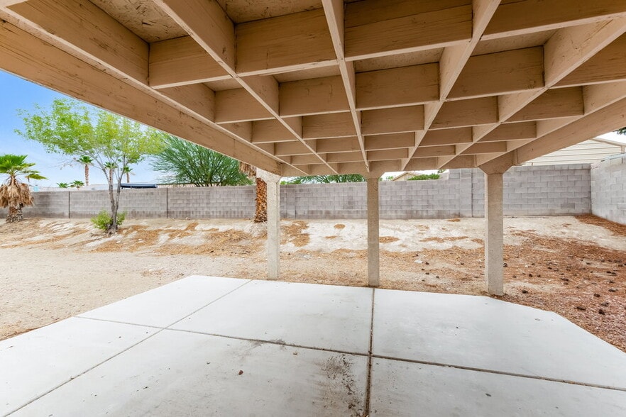 Building Photo - 5235 Acacia Grove St