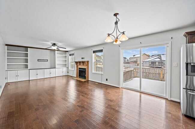 Building Photo - Move-In Special Available! Spacious 3BR Home with Bonus Room, Fireplace & Fenced Yard