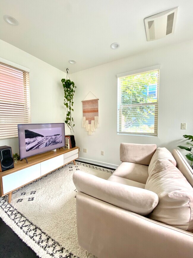 Living area - 4305 SE Division St