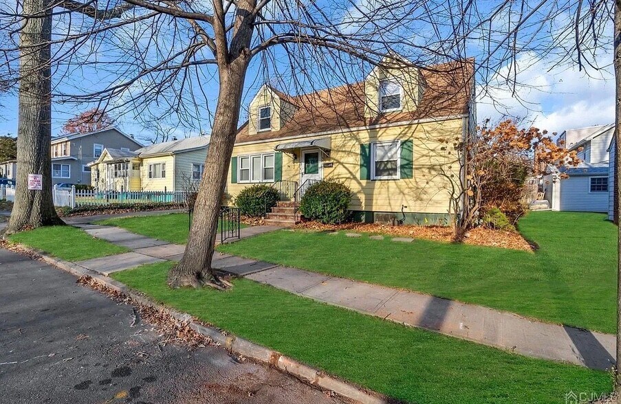 Building Photo - 255 Waite Ave